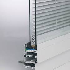 Fenster mit unterlicht ermöglichen helle räume und tragen zu einem angenehmen raumklima bei. Fenster Mit Integrierter Jalousie