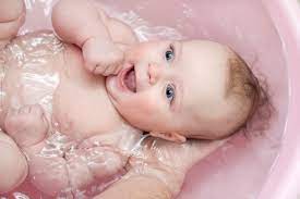 Oder fällt euch noch eine alternative ein? Baby Baden Wann Wie Oft Was Eltern Beachten Sollten 9monate De
