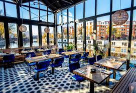 Culinair Maandoverzicht De Redactie Tipt Girls Who Magazine Restaurant Amsterdam Cafe Stoelen