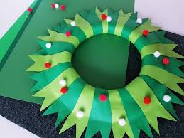 Schnelle Bastelidee Weihnachtliche Papier Turkranze Basteln Weihnachten Diy Weihnachtsdeko Basteln Und Weihnachtgeschenke Basteln