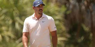 See more pics of koepka's clubs and shafts here. Pga Championship 2021 Brooks Koepka Definitely Didn T Enjoy The Sea Of Fans On The 18th Hole As Much As You Did Golf News And Tour Information Golfdigest Com