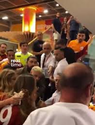 ¡Escándalo Icardi! Cabezazo a Fan y Deudas ¿Qué Pasó con la China? - Imagen principal del artículo