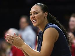 Adia barnes refuses to apologize for viral middle finger in march madness. For Adia Barnes There S No Such Thing As A Day Off Arizona Wildcats Basketball Tucson Com