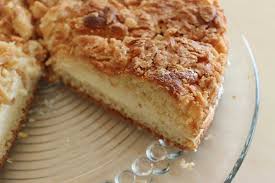 Ein luftiger hefeteig ist dabei die perfekte basis für saftigen butterkuchen, zwetschgendatschi und bienenstich. Bienenstich Sallys Blog