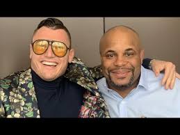 Houston (ap) — charles oliveira claimed the ufc lightweight title saturday night, stopping michael chandler with a barrage of punches early in the second round at ufc 262. Dhkpe72bctsrxm