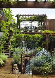 Et Pourquoi Pas Un Jardin Sur Le Toit De Votre Maison Terrasse Jardin Jardins Sur Les Toits Jardin Sur Le Toit