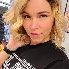 Amanda Voyles's Instagram, Twitter & Facebook