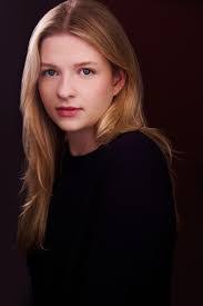 Eva Cash's Instagram, Twitter & Facebook