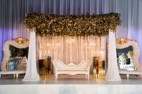 It is all floral in a big fat indian wedding! Indian Wedding Flower Arrangements