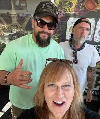 Happy Momoa Friday and wonderful weekend 💖 Thanks Anne Dare 🤗 I found  this in my phone gallery ❤️I love it 💞 💞 💞