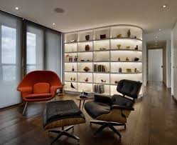 2 Eames Womb Chair In Small Apartment Home Interiors Womb Chair Chair Small Apartments