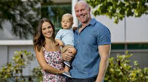 Lauren brant has come out swinging in defence of her partner barry hall, two days after he was dumped by triple m for making vile comments on air. Barry Hall Apologises For Vulgar On Air Radio Comments