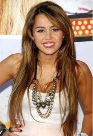 Coiffure bal cheveux long le7emecontinent. Miley Cyrus Long Hairstyles Popular Haircuts Coiffure Io Guide Magazine Coiffure Cheveux Beaute Et Tendances Numero 1
