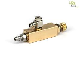 Der kompaktblock wird von uns auf die entsprechende schiebeklemmleiste vormontiert geliefert. Druckbegrenzer Ventil Dbv Fur 4mm Schlauch Rs Modellbau Shop