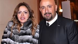 وأثار تصرف أحمد السقا المفاجئ ضحك المذيعة وكذلك زوجته، وعلقت فضائية أون إي على تصرف السقا عبر قناتها الرسمية على موقع يوتيوب: ÙÙŠØ¯ÙŠÙˆ Ø´Ø§Ø¦Ø¹Ø§Øª Ø§Ù„Ø§Ù†ÙØµØ§Ù„ ØªØ·Ø§Ø±Ø¯ Ø§Ù„Ø³Ù‚Ø§ Ù‚ØµØ© Ø£Ø²Ù…Ø§ØªÙ‡ Ù…Ø¹ Ø²ÙˆØ¬ØªÙ‡ Ù…Ù‡Ø§ Ø§Ù„ØµØºÙŠØ± Ù…ØµØ± Ø§Ù„Ø¹Ø±Ø¨ÙŠØ©