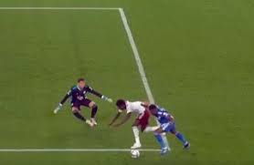Bukayo saka, 19, from england arsenal fc, since 2019 left midfield market value: Video No Penalty For Amartey Challenge On Arsenal S Saka