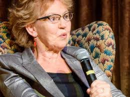 Roberta Rees's Instagram, Twitter & Facebook