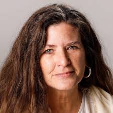 Martha Quillin's Instagram, Twitter & Facebook