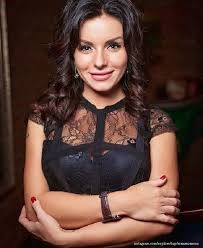 Она называлась «нас не догонят». Yuliya Volkova Pokazala Redkoe Sovmestnoe Foto S Muzhem