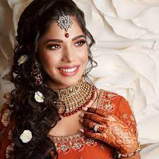 Your Ultimate Guide On How To Choose Best Bridal Hairstyle According To Face Shape Oblong Face Hairstyles Face Shapes Square Face Shape