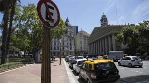 Una vez aterrizados en el aeropuerto intercontinental george bush cambiaron el avión y buscaron una nueva tripulación para continuar con el vuelo hacia buenos aires. Se Libera El Estacionamiento En La Ciudad De Buenos Aires Por Las Nuevas Restricciones Del Covid