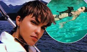 Самые новые твиты от rubi rose (@rubixxrose): Ruby Rose Recalls Moment She Almost Drowned On Set Of The Meg Daily Mail Online