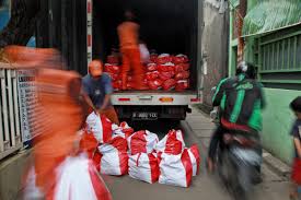 Ketua rw 004, imam syaifudin mengatakan petugas gabungan sudah melakukan pencarian sejak senin (21/6/2021). Bantuan Sosial Jadi Motor Pertumbuhan Ekonomi Ekonomi Dan Bisnis Koran Tempo Co