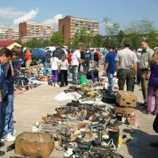 În noua locație, au fost amenajate 1.830 locuri pentru vânzare de antichități, haine și alte obiecte, în timp ce pentru vânzarea de autoturisme sunt destinate 1.349 de locuri. Piata De Vechituri Online Home Facebook
