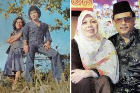 Untuk melihat detail lagu seloka hari raya klik salah satu judul yang cocok, kemudian untuk link download seloka hari raya ada di halaman berikutnya. Uji Rashid Hail Amir Seloka Hari Raya Mp3
