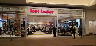 San jose mayor sam liccardo tweeted following news that the threat was over: Police 22 Year Old Shopper In Serious Condition After Shooting At Ford City Mall Wgn Tv