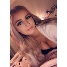 Justine Kemp's Instagram, Twitter & Facebook