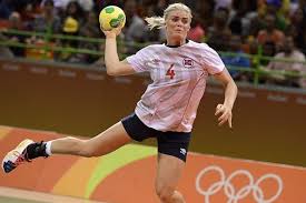 Nyttårsturneringa i håndball bane c fredag. Norway S Left Back Veronica Kristiansen Jumps To Shoot During The Women S Semifinal Handball Match Norway Vs Russia For Handball Rio Olympics 2016 Sports Women