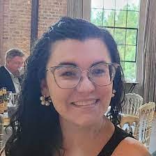 Kari Messer's Instagram, Twitter & Facebook