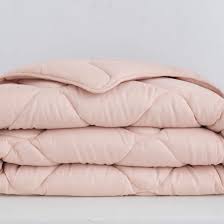 Spécialiste du linge de maison et de la lingerie, françoise saget embellit la vie à la maison. Couette Couleur Legere Francoise Saget