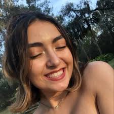 Erin Stover (@erinrstover)