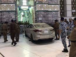 Dimana kejadian tentera bakar kereta. Ibnu Hasyim Kereta Rempuh Masjidil Haram Ini Videonya