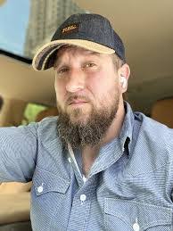 Ryan Abrams's Instagram, Twitter & Facebook