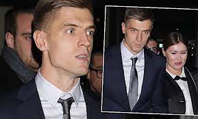 Krzysztof piątek jest prawdziwym szczęściarzem. Krzysztof Piatek I Paulina Procyk Na Pokazie Mody Giorgio Armani