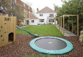 speelhuisje in de tuin homease backyard for kids backyard playground backyard trampoline