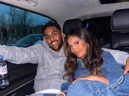 Je ne veux pas accoucher en prison » : nos révélations sur la vie de Poupette  Kenza en détention - Le Parisien