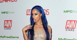 Sportske novosti FOTO nogometaš ženi porno-glumicu