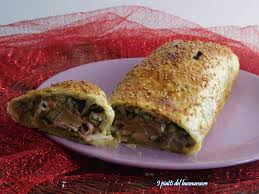 Tagliata a quadrotti con un buon spumanti, é un ottimo antipasto, oppure per un aperitivo. Rotolo Di Pasta Sfoglia Ai Carciofi I Piatti Del Buonumore