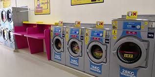 Aktiviti perniagaan adalah menyediakan perkhidmatan kedai dobi seperti cucian kering, membasuh. Self Service Laundry Dwitasik Sri Permaisuri Kuala Lumpur Dobiqueen
