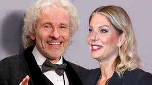 Thomas gottschalk während seiner laudatio beim deutschen comedypreis 2019. Thomas Gottschalk Sieben Mio Villa Fur Thea Gottschalk Neuanfang In Diesem Paradies Bunte De