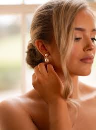 Kelsey Pearl's Instagram, Twitter & Facebook