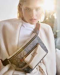 Buscando la riñonera ideal? Está en TOUS y es de la nueva colección!!  Entran y vuelan!!! www.Tous.com