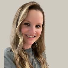 Ashley Antkowiak's Instagram, Twitter & Facebook