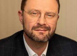 Robert Piaskowski's Instagram, Twitter & Facebook