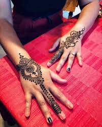 White henna is a cosmetic compound and is very similar to organic henna except for the skin stain. Super Trendy Unique Arabic Mehendi Designs For Brides