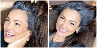 Encontre este pin e muitos outros na pasta glória maria pires de a atriz glória pires está mais linda do que nunca em seu mais novo papel: Uma Linda Promessa Duvidas Em Assumir O Cabelo Branco Se Inspire Nas Celebridades